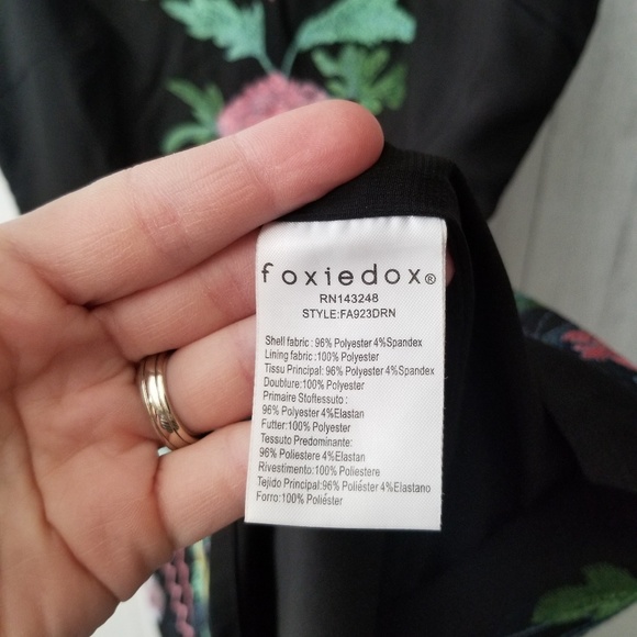 New Foxiedox Flora Embroidered Sheath Dress Sz 10 - Picture 2 of 8